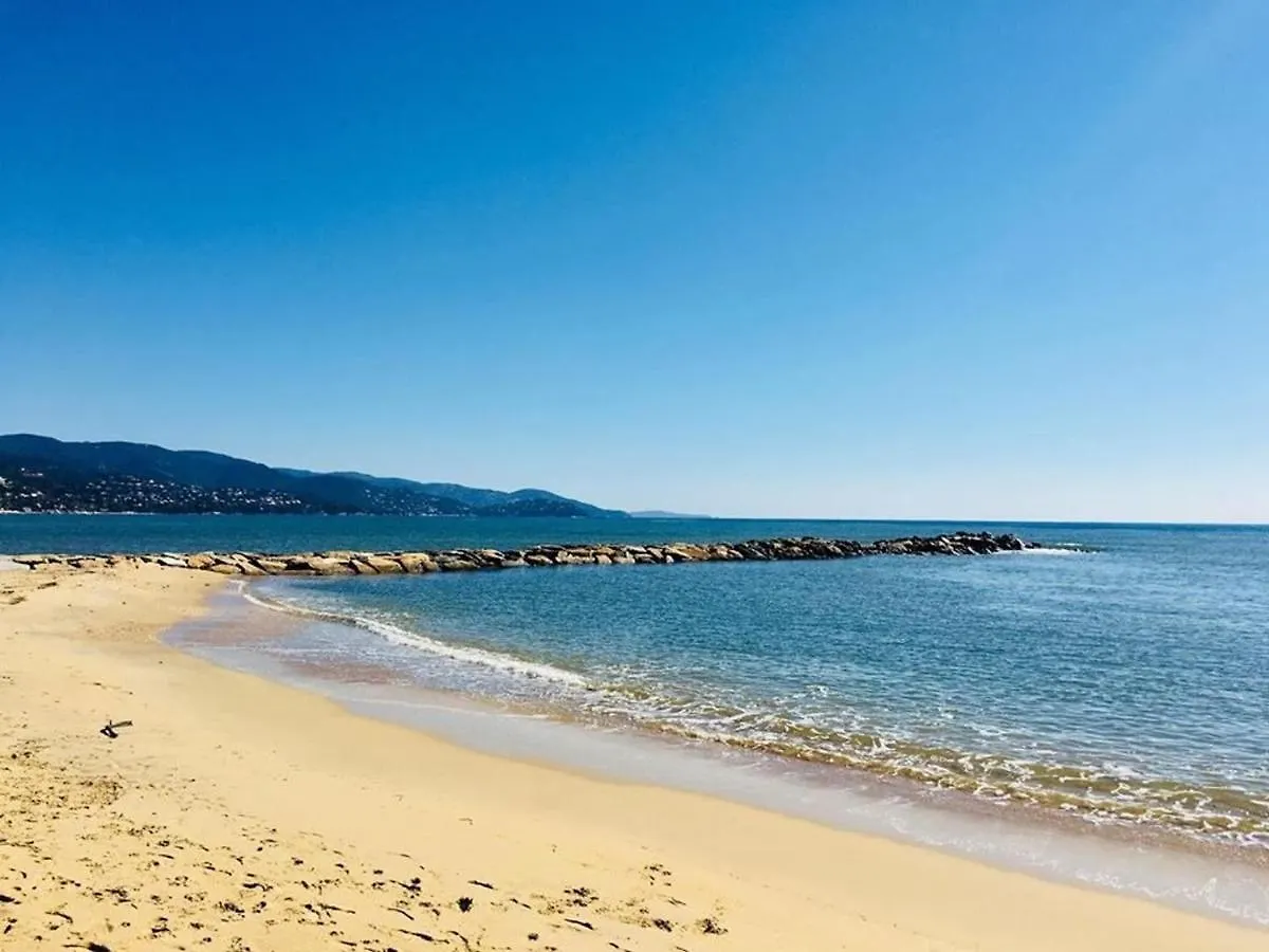 Apartamento Studio Bord De Plage Avec 4 Couchages, Parking Et Tennis - Fr-1-251-263 Le Lavandou